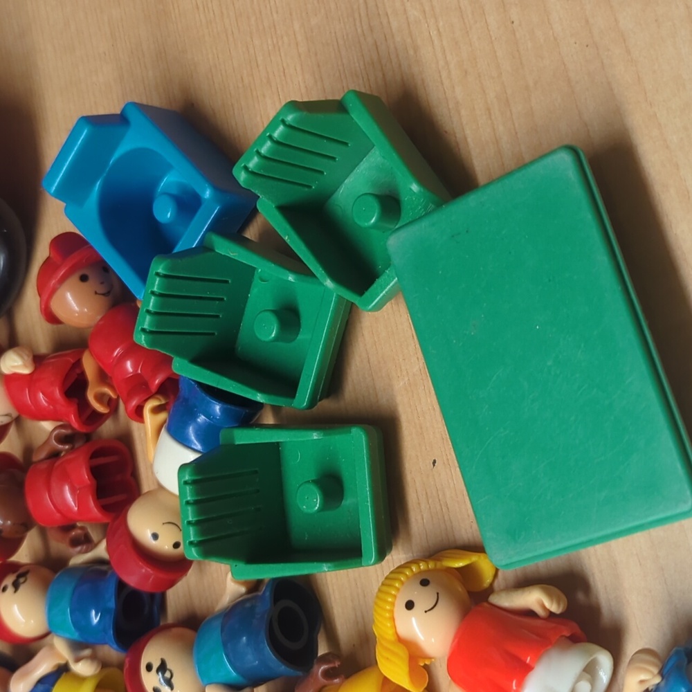 vintage 1980s Playskool Li'l Playmates shelcore huge 38pc toy lot - Picture 4 of 15